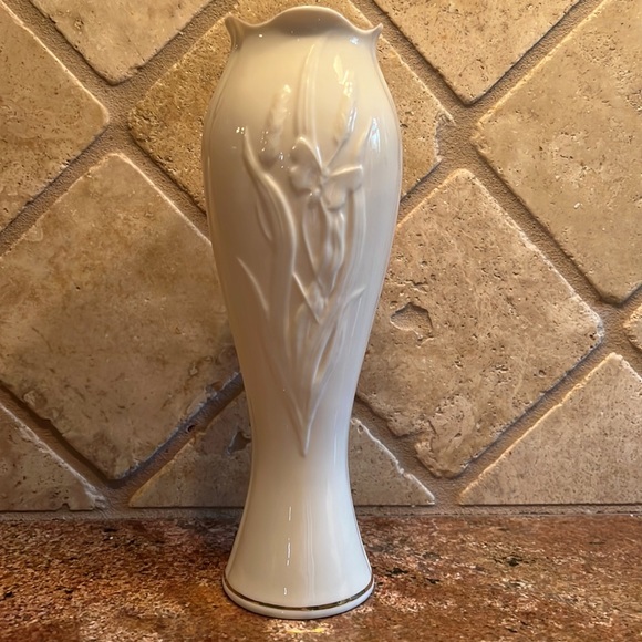 Belleek Accents Belleek Cattails Butterflys Vase Poshmark